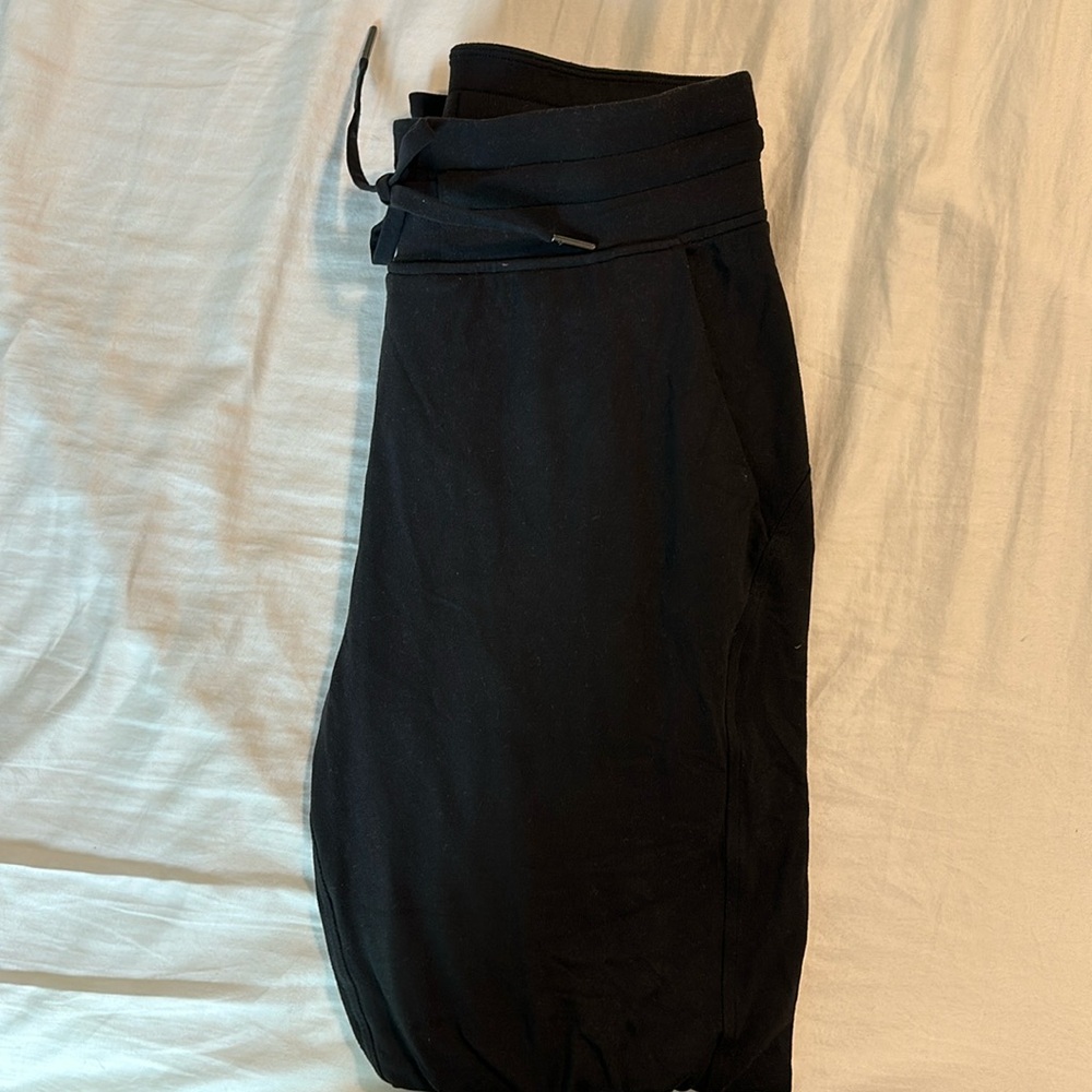 LULULEMON joggers. Worn maybe 2 times. Perfect condition.